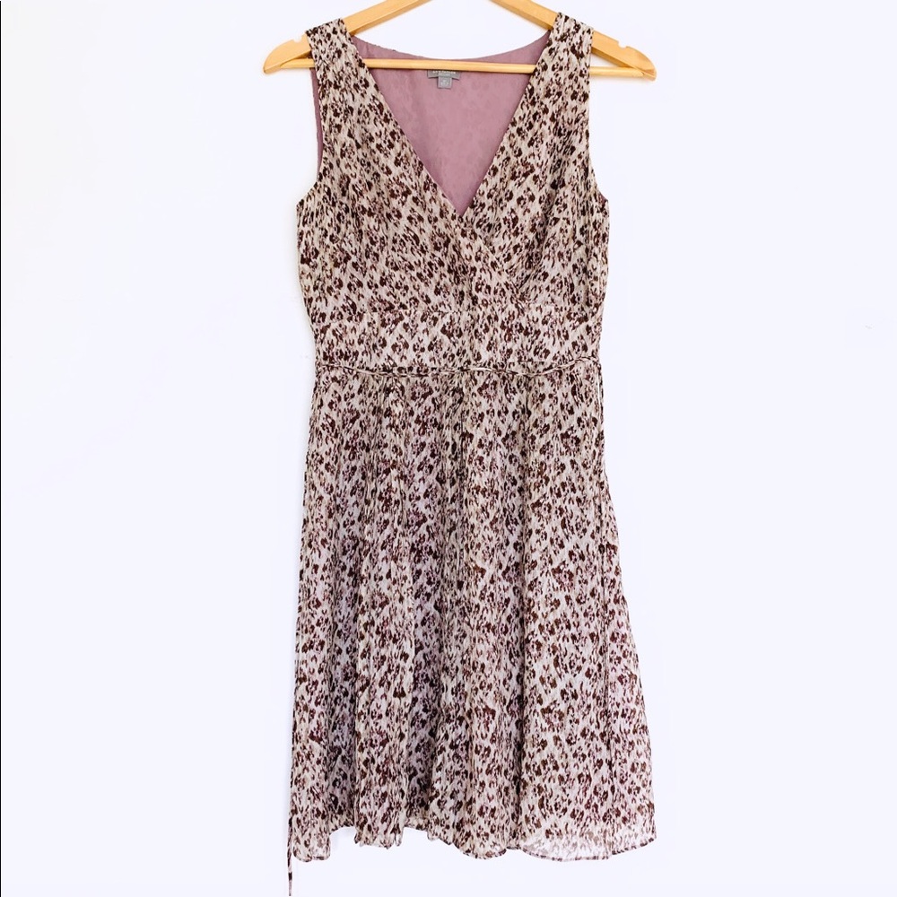 ANN TAYLOR - Flowy Belted Dress